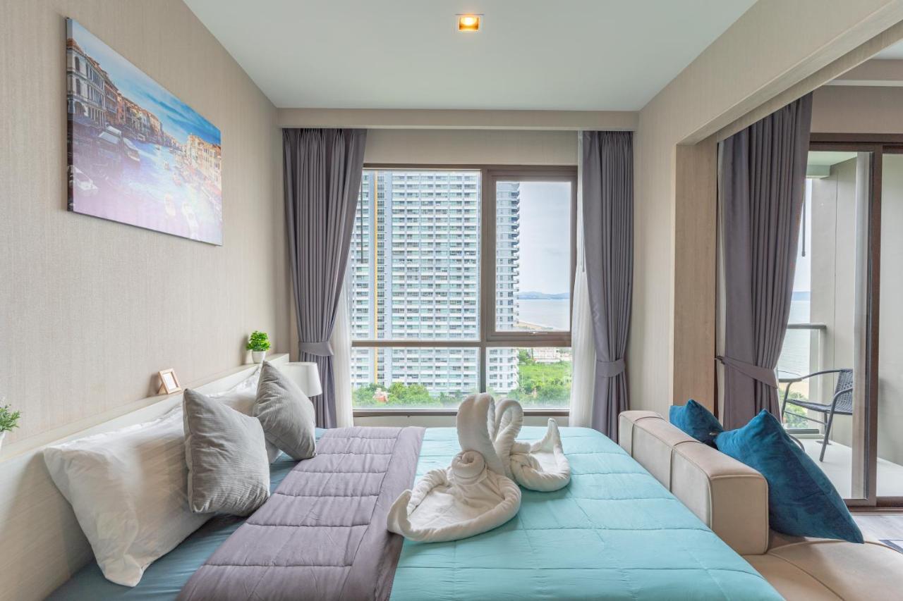 Aeras Beachfront Condominium Jomtien Beach Buitenkant foto