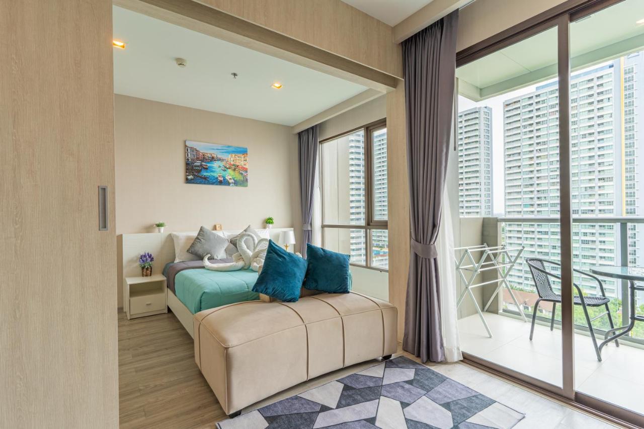 Aeras Beachfront Condominium Jomtien Beach Buitenkant foto